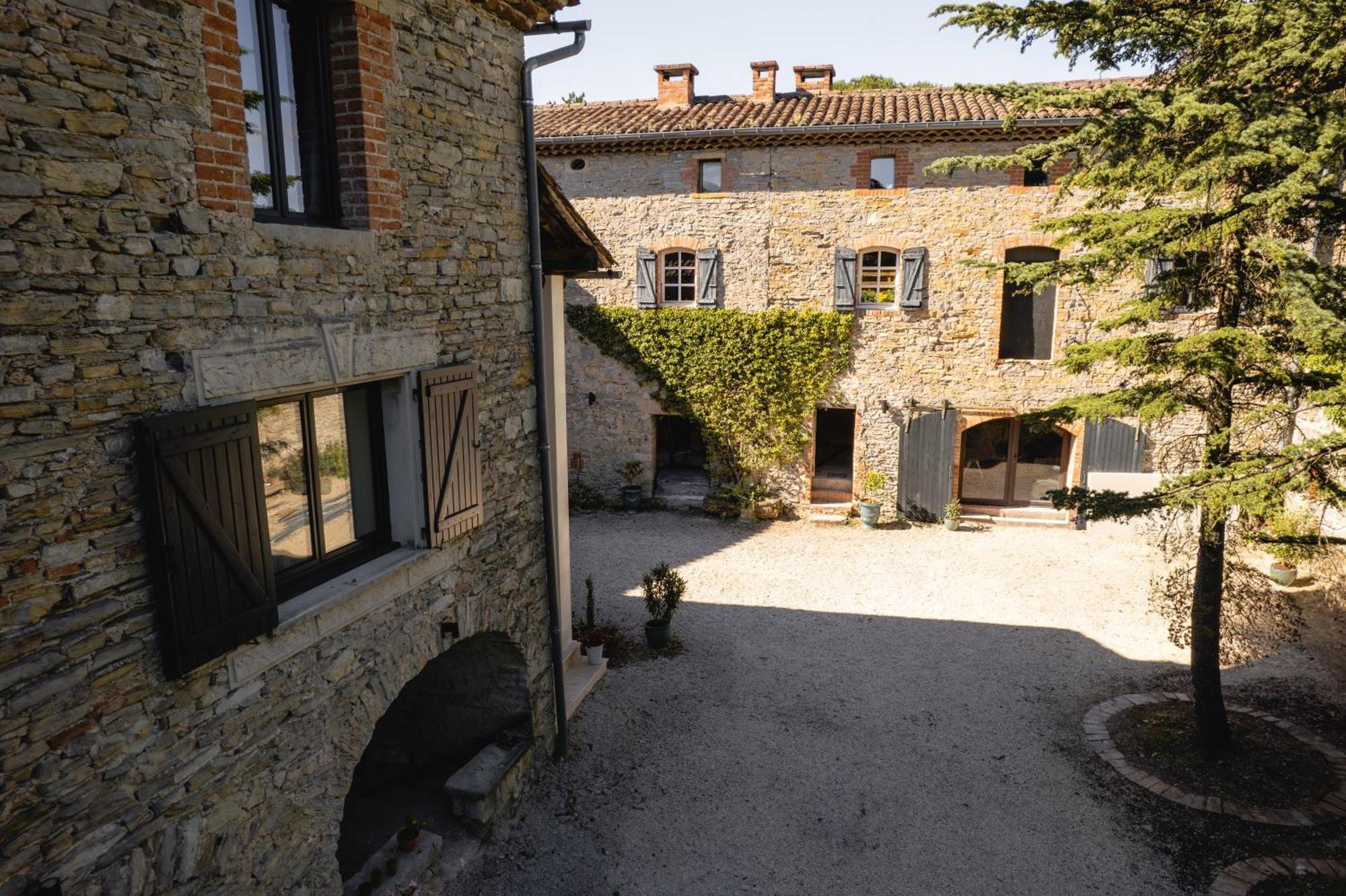 Saint Julien Les Rosiers Les Terres Aoyama酒店 外观 照片